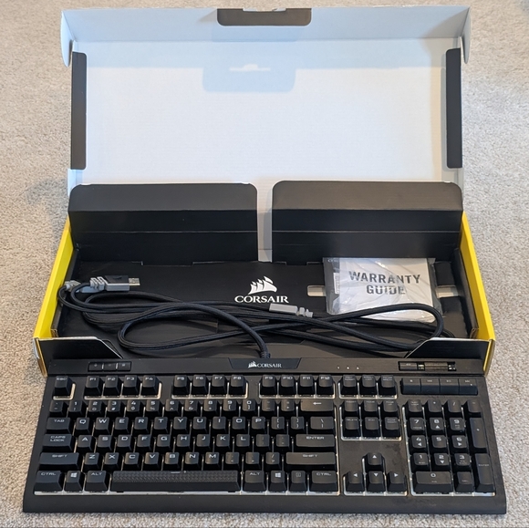 Corsair Strafe RGB MK.2 Mechanical Gaming Keyboard Wired Cherry MX Red - Picture 5 of 6